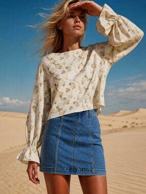 Cropped Floral Blouse With Cinched Sleeves - Tan Combo